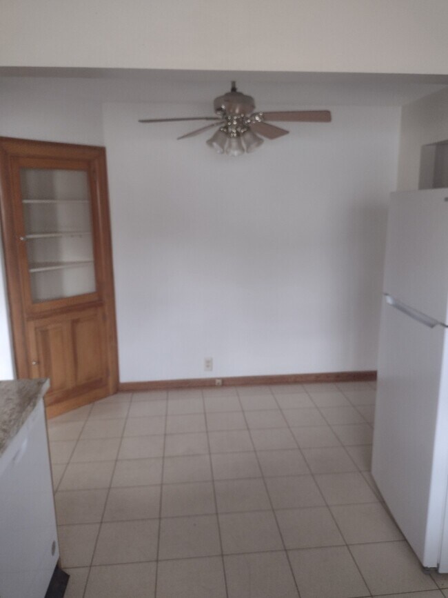 Photo - 403 Grove St