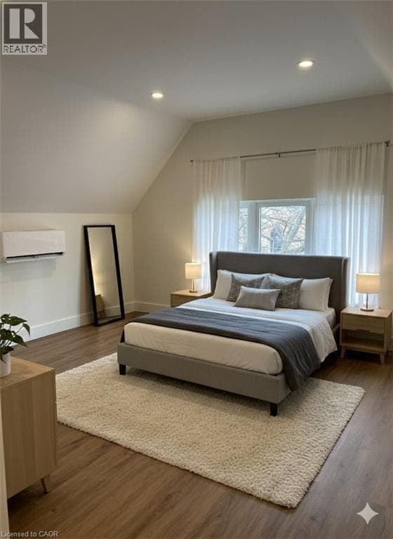 Photo - 259 John St S