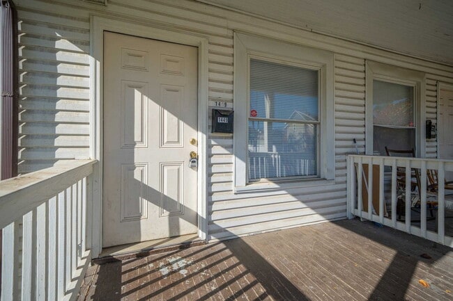 Photo - 1449 N 6th St