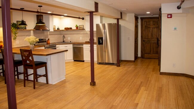 Photo - 423 W 1st Ave Unit B1