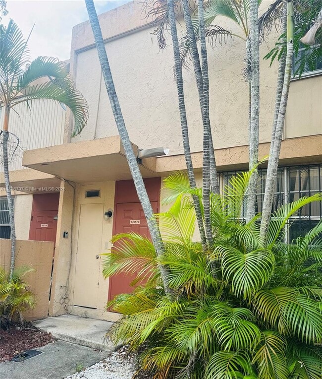 Building Photo - 6155 SW 69th St Unit 9 Rental