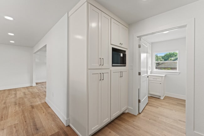 Photo - 2701 MacArthur Dr