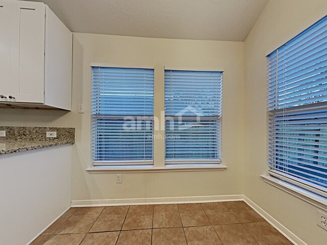 Photo - 30114 Saw Oaks Dr