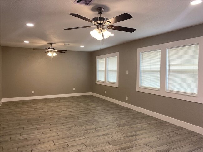 Photo - 231 Acker St