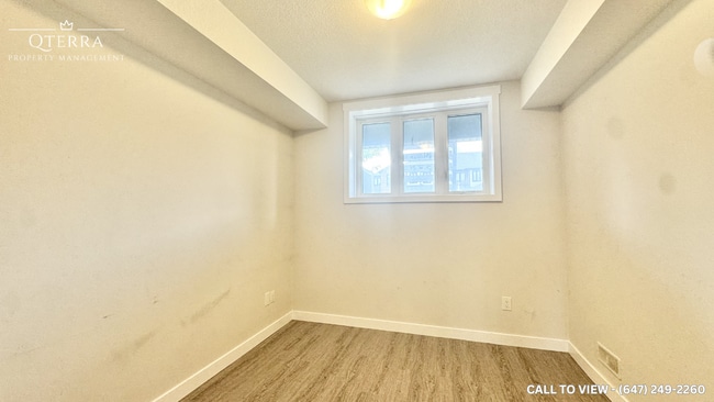 Photo - 170 Rochefort St