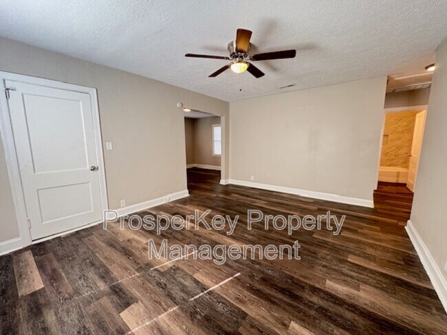 Photo - 4617 Rosemont Dr