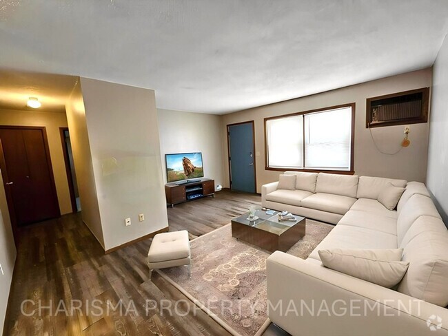 Building Photo - 1 BD, 1 BA WALK IN LEVEL Unit 1005 E 4th Street #09 Rental