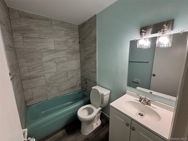 Photo - 1 Colonial Rd Unit 127