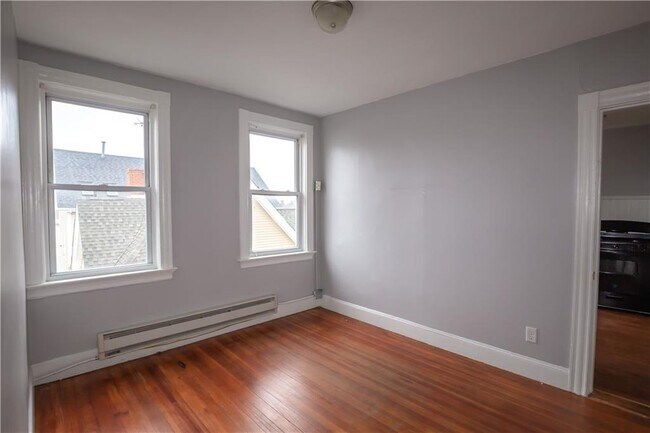 Photo - 111 Pocasset Ave Unidad 1