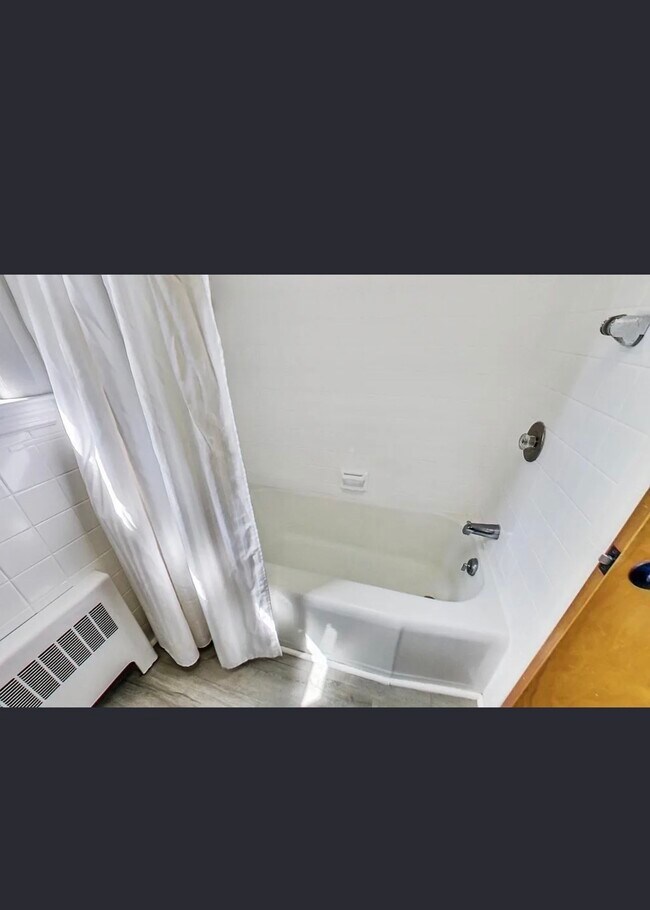 Photo - 309 Broad St