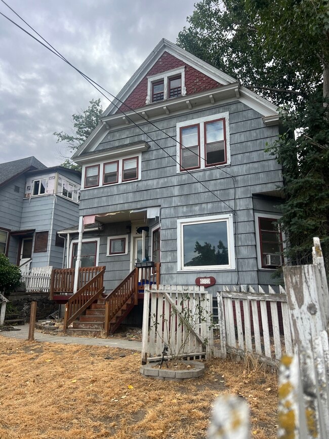 Building Photo - 606 Washington St Rental