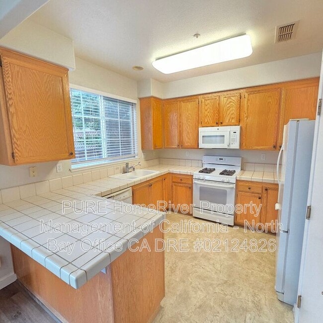 1052 Addison Cir