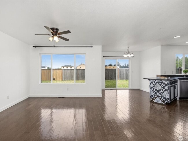 Photo - 16602 Greenleaf Ave SE