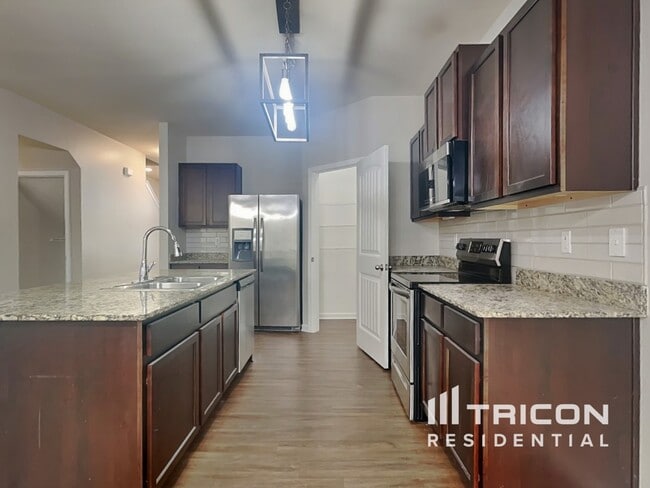 Photo - 1026 Eldon Ln