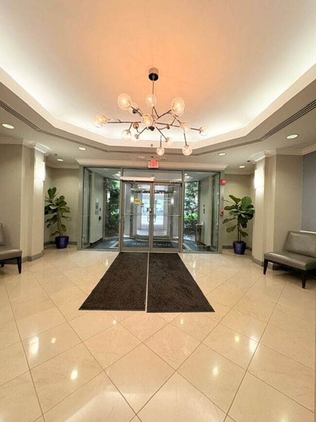 Photo - 7500 Woodmont Ave Unidad 907