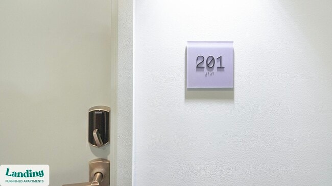 Photo - 311 W Corporation St Unidad 3-212.1409562