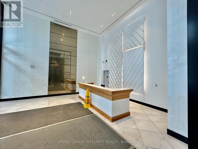 Photo - 255 Bay St Unité 910