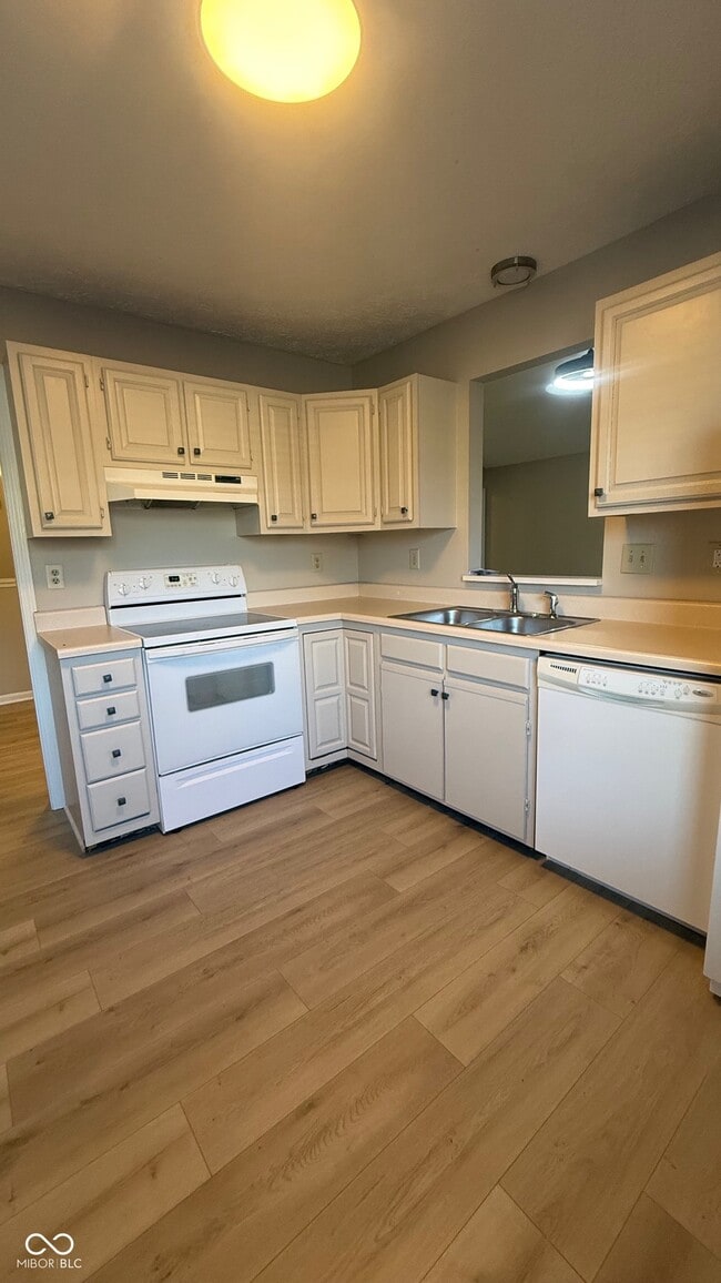 Photo - 14610 Village Park E Dr