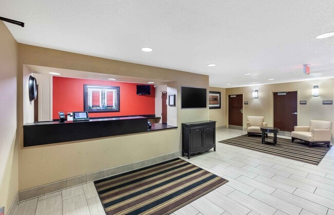 Furnished Studio-Milwaukee - Wauwatosa