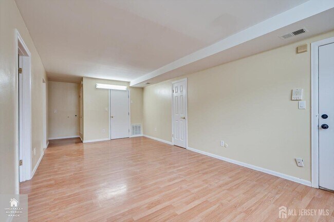 Photo - 434 College Dr