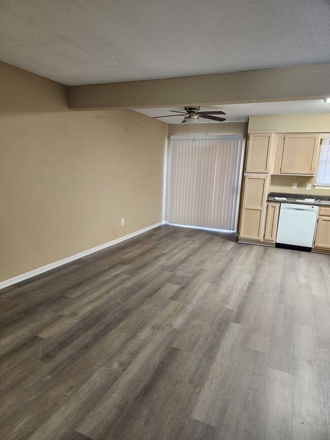 Photo - 2 bedroom 2/12 bath