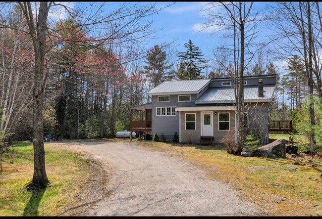Photo - 813 Norway Rd