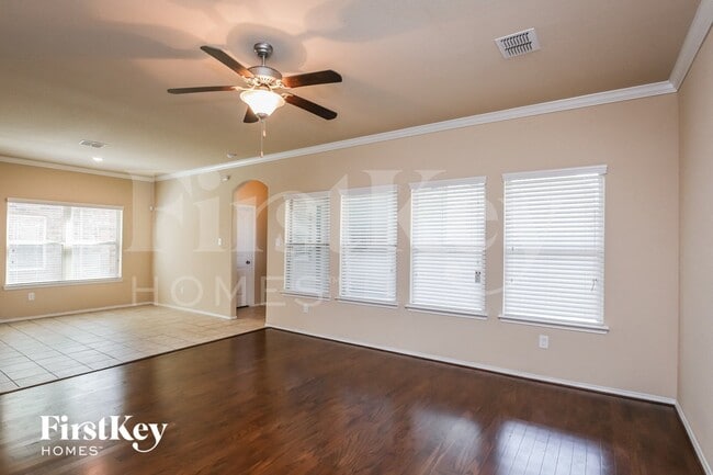 Photo - 5861 Bindweed Street