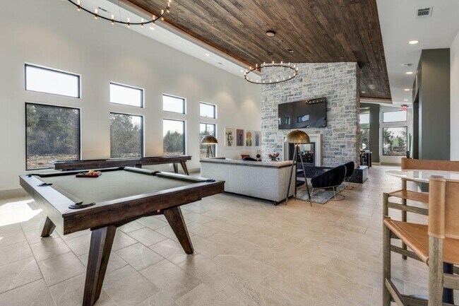 Aura High Pointe