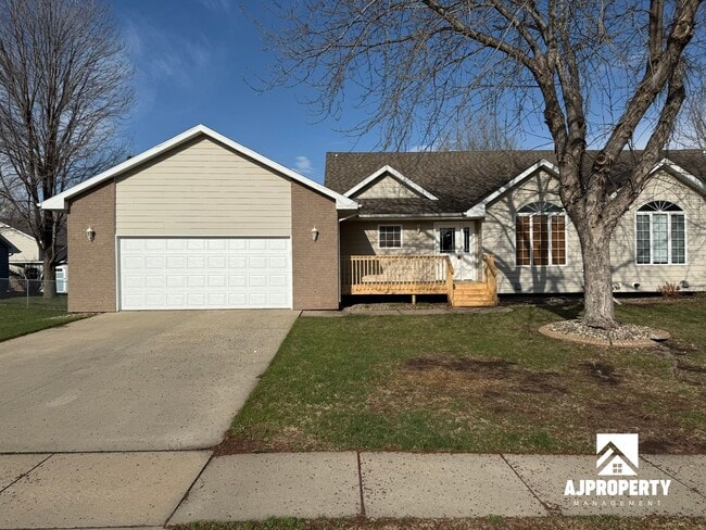 Building Photo - 911 S Colleen Ln