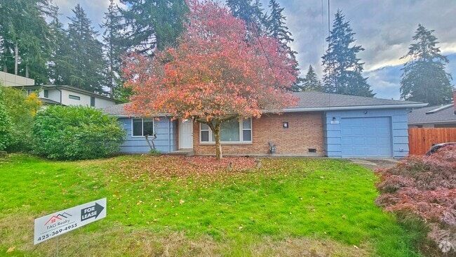 Building Photo - Beautifully Remodeled 3 Bed 2 Bath Rambler... Rental