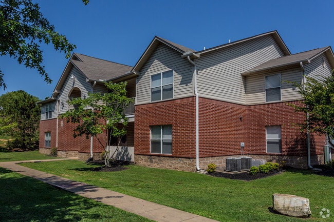 Chapel Ridge Jackson (TN) Apartments For Rent in Jackson