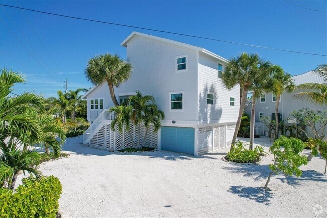 Building Photo - 401 Lafitte St Rental