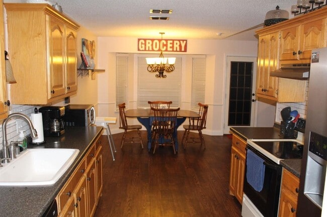 Photo - Available JULY 1st! Beautiful clean open concept home!