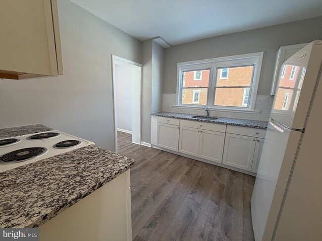 Photo - 317 W Broad St