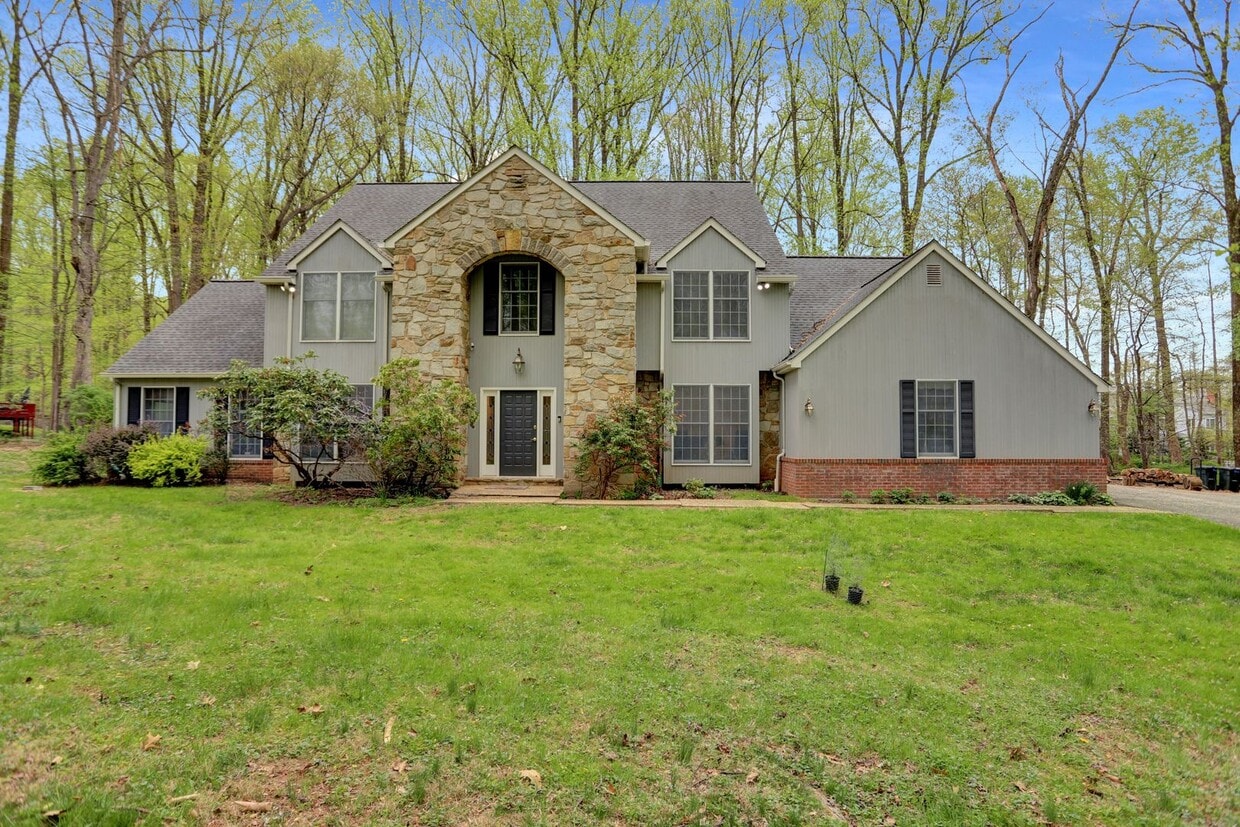 An Unbelievable Rental Opportunity – Grand... - An Unbelievable Rental Opportunity – Grand...
