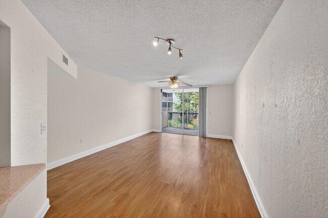 Photo - 8353 Lake Dr Unit 204