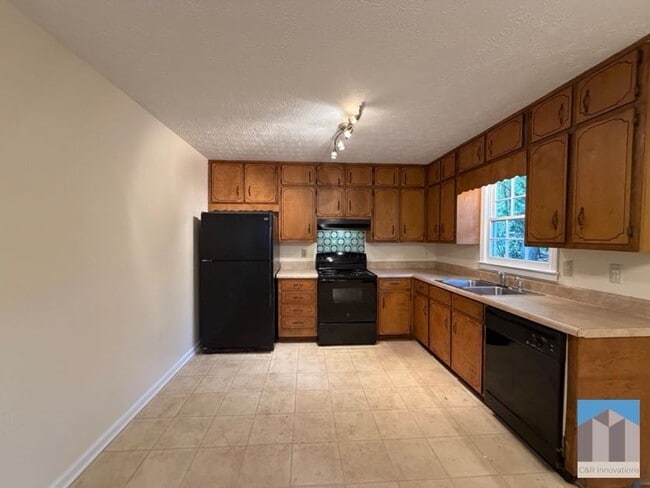 Photo - 734 Marthas Dr