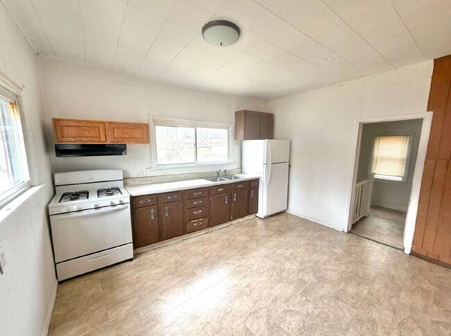 Main floor 3 Bed/1 Bath Available!