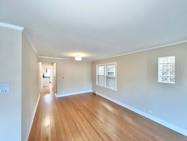 Photo - 5547 N Central Ave Unit 1