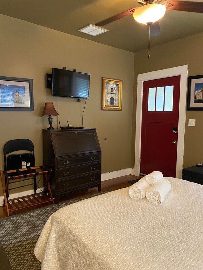 Photo - 226 W Whittier St