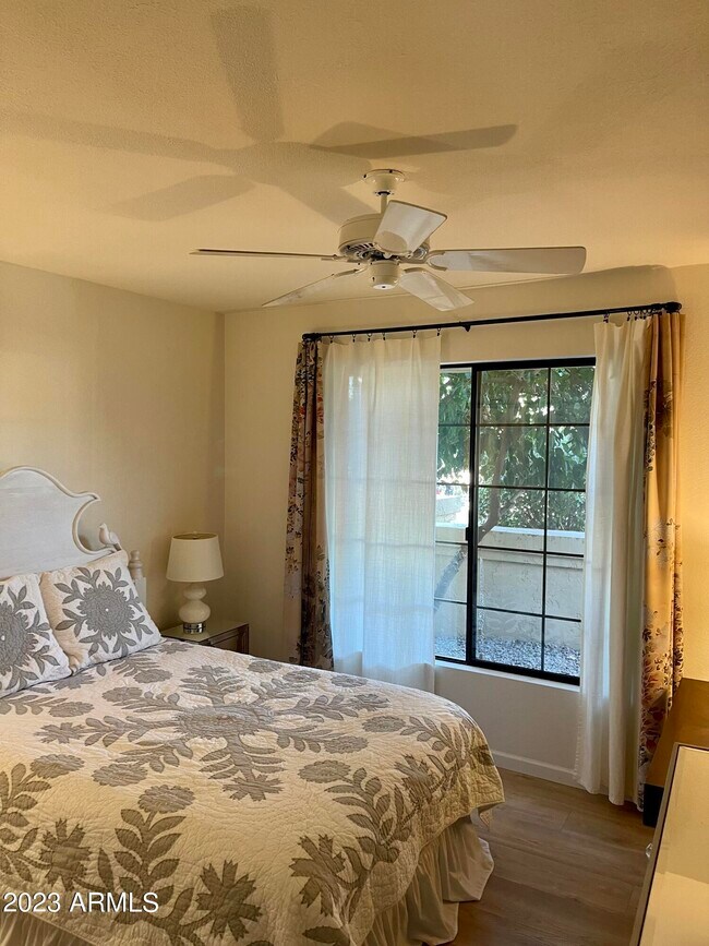 Photo - 9711 E Mountain View Rd Unidad 1539