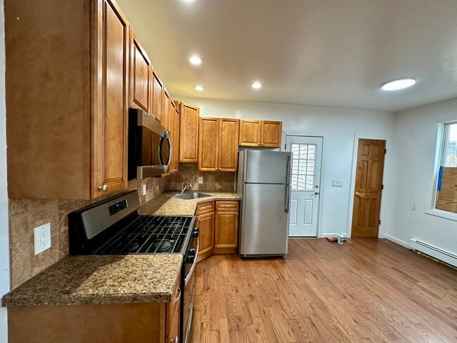 Photo - 37 Independence St Unit 2R