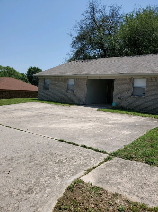 Photo - 203 Sorrell Dr
