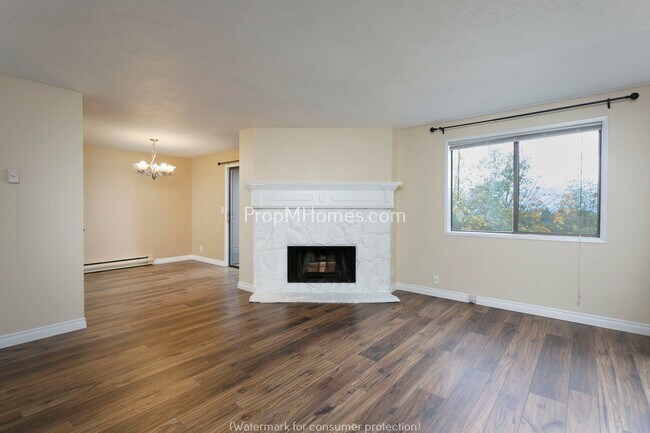 Photo - Outstanding Updated Lake Oswego Three Bedr...