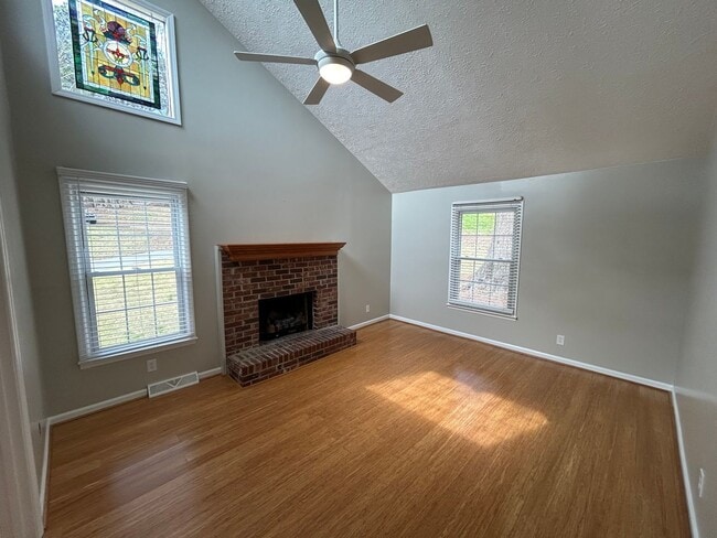 Photo - Cozy 3/2 with bonus in East Rome- $1,895
