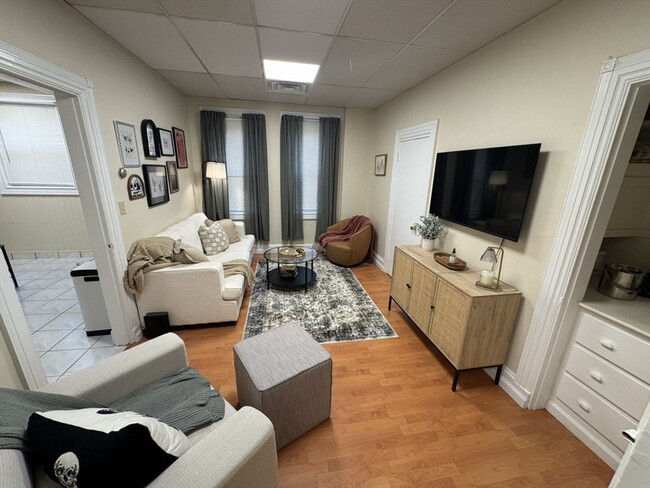 Building Photo - 2 Champney St Unit 1 Rental