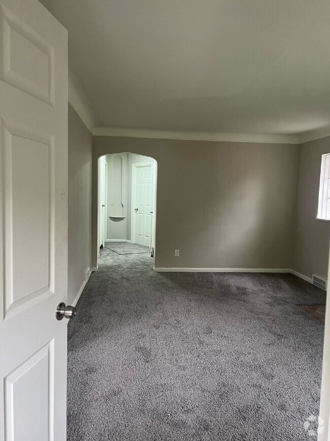 Building Photo - 11258 Roxbury St Rental