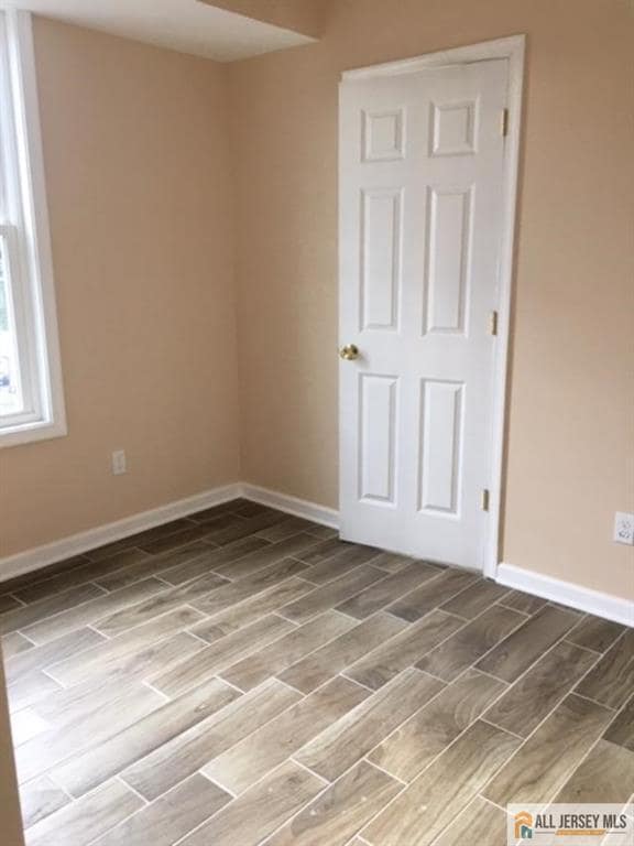 Photo - 250 Somerset St