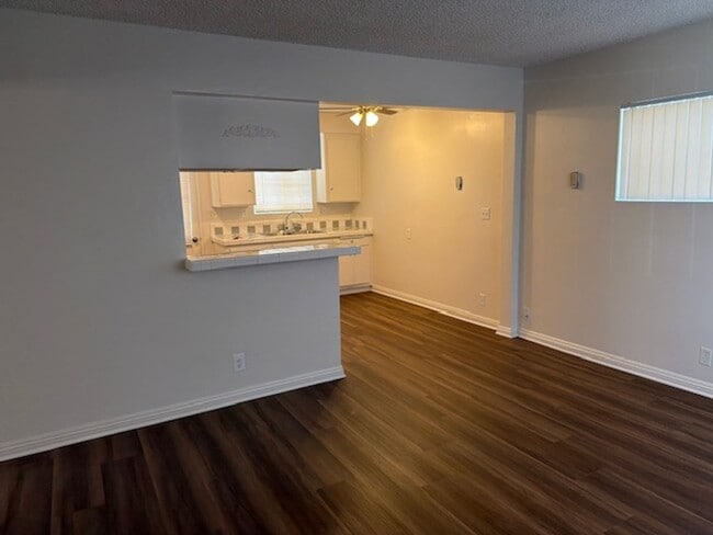 Building Photo - 251 E 49th St Unit 251B