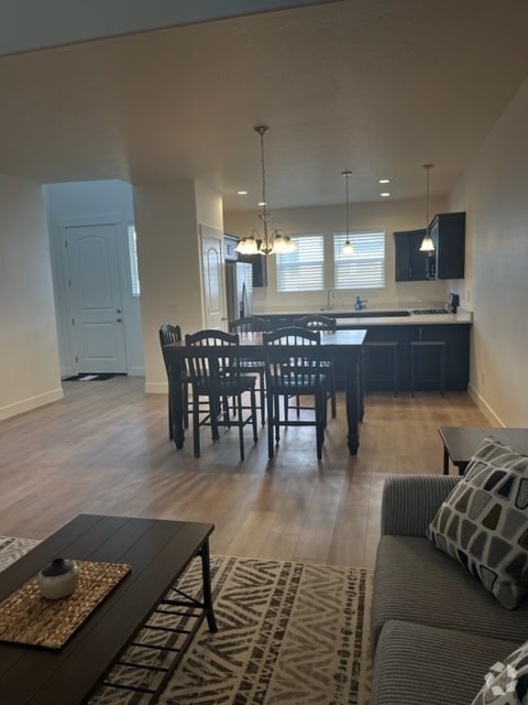 Building Photo - 3740 3740 W Rental